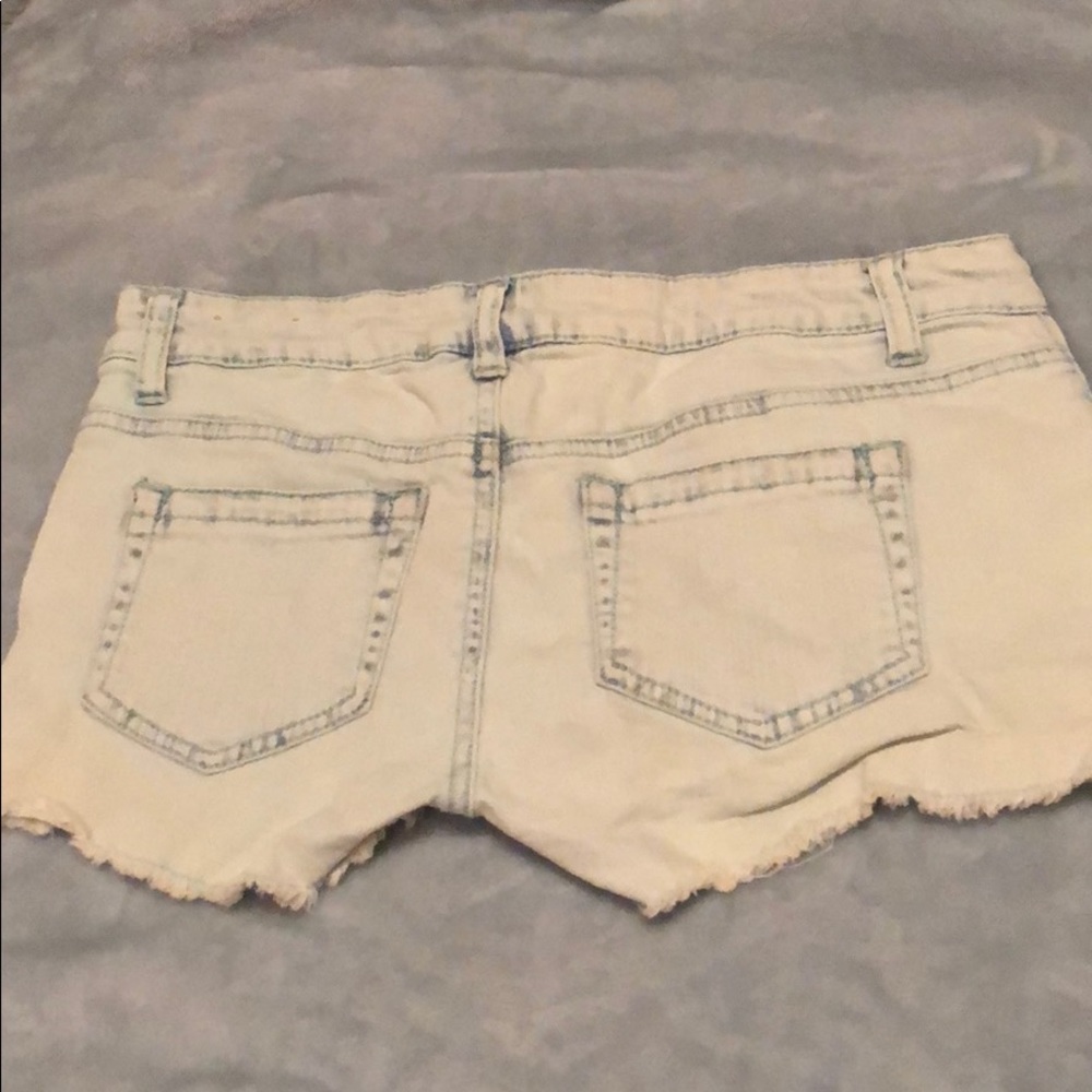 Shorts - Picture 2 of 3